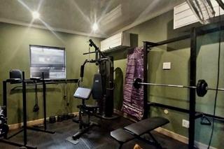  Bedroom Property for Sale in Uitsig Western Cape